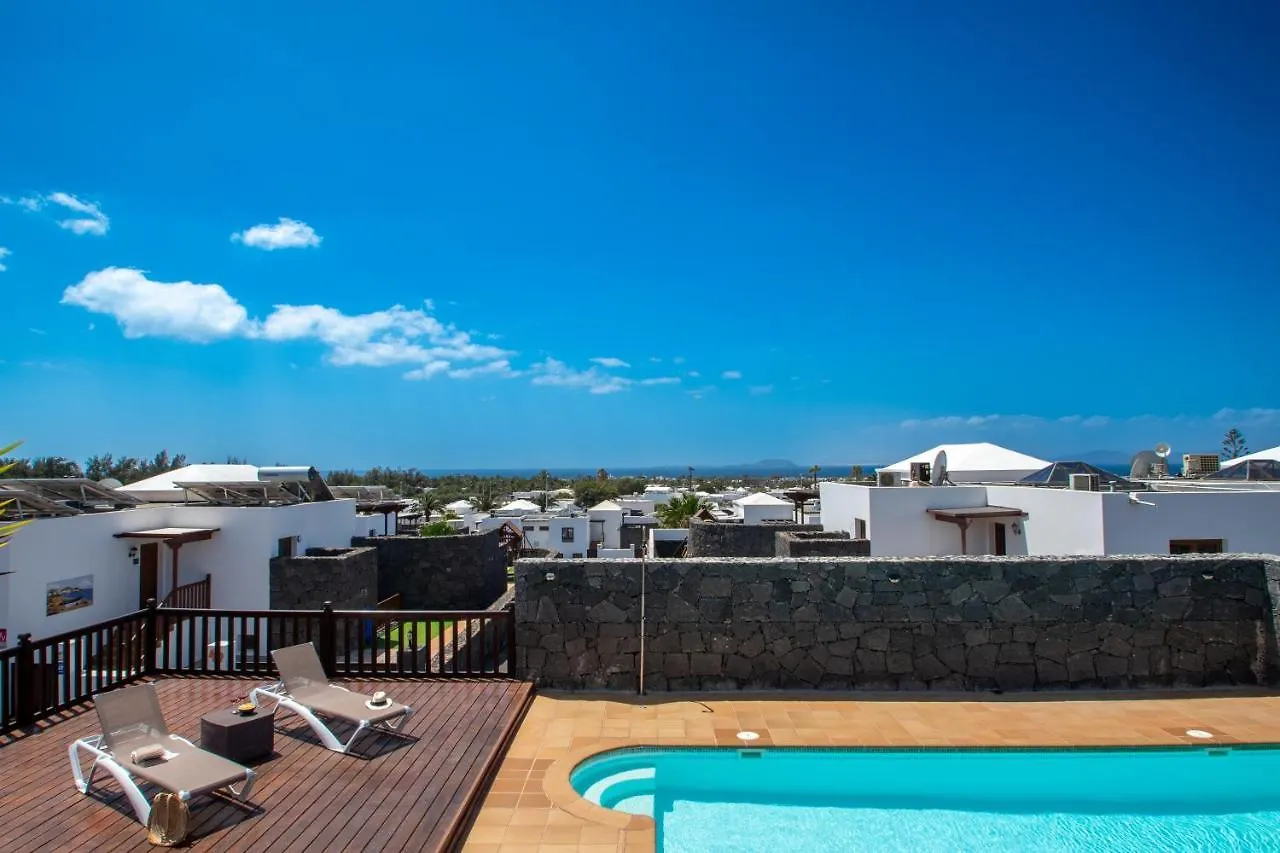 Casa Laura Vista Lobos - Spacious Villa With Heatable Pool And Sea Views Playa Blanca