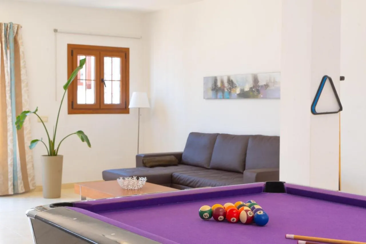 Casa Laura Vista Lobos - Spacious Villa With Heatable Pool And Sea Views Playa Blanca