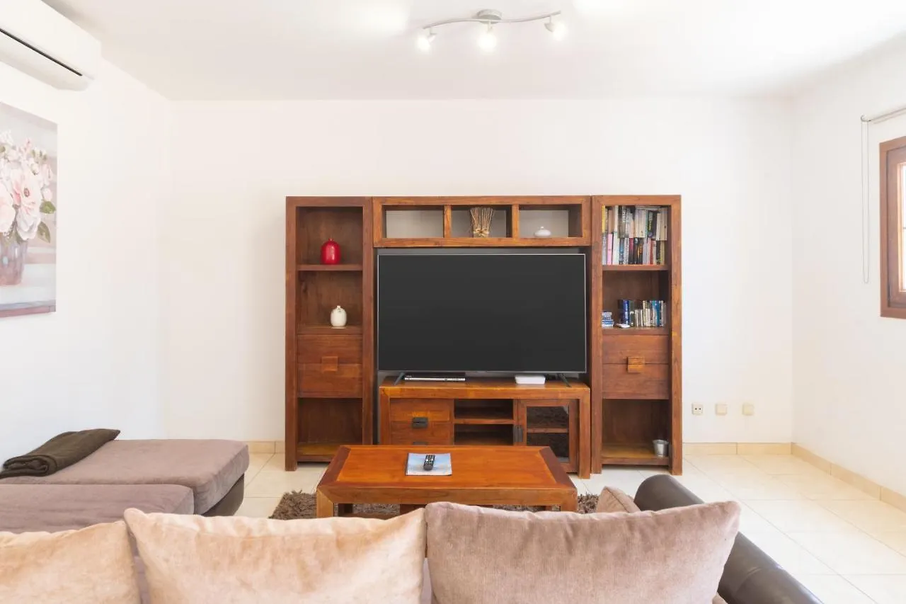 Casa Laura Vista Lobos - Spacious Villa With Heatable Pool And Sea Views Playa Blanca  Spagna