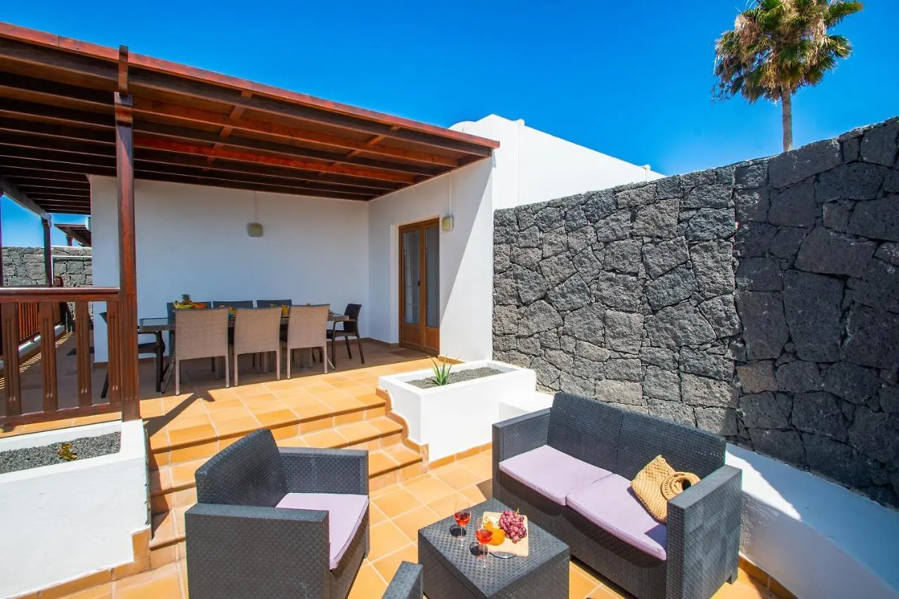 Casa Laura Vista Lobos - Spacious Villa With Heatable Pool And Sea Views Playa Blanca  Spain