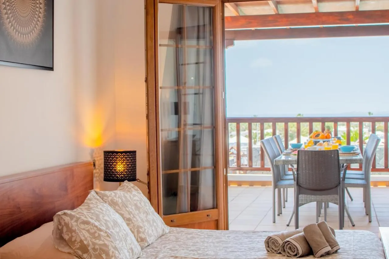 Casa Laura Vista Lobos - Spacious Villa With Heatable Pool And Sea Views Playa Blanca